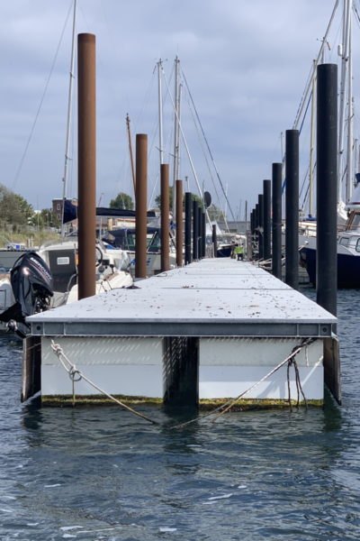 Auftriebskörper aus EPS hergestellt von ECP, die in einem Schwimmsteg zum Einsatz kommen